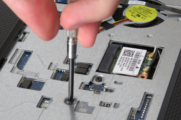 Instalación de partes nuevas para Laptop Acer